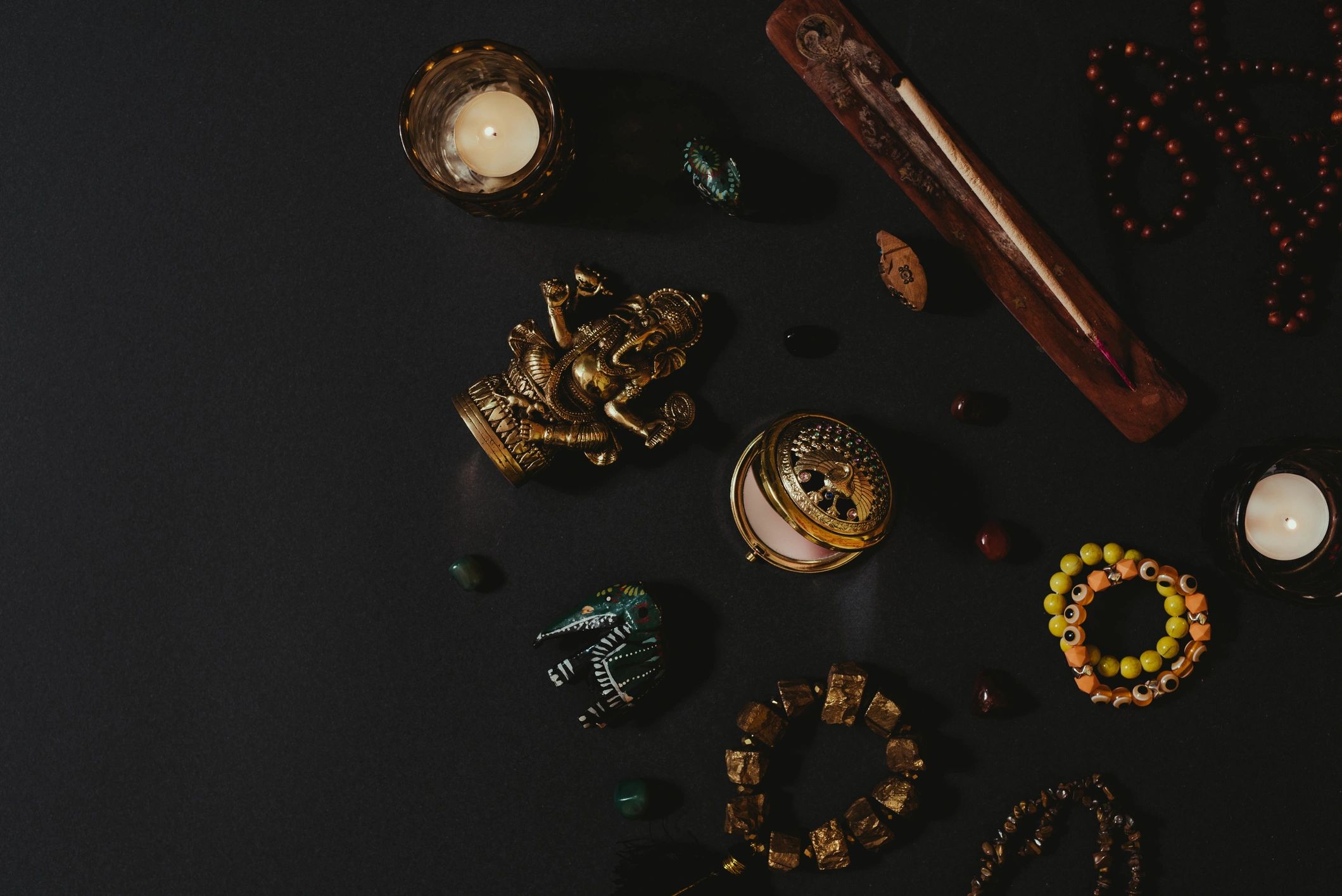 Jewellery and festive elements flatlay—details that elevate gifting